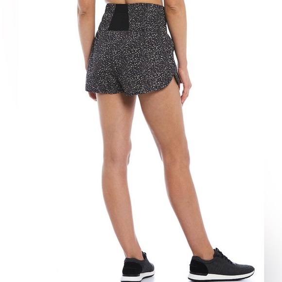 Free People Movement Black and White Patterned Shorts 🔥CLEAR THE CLOSET - Picture 1 of 6